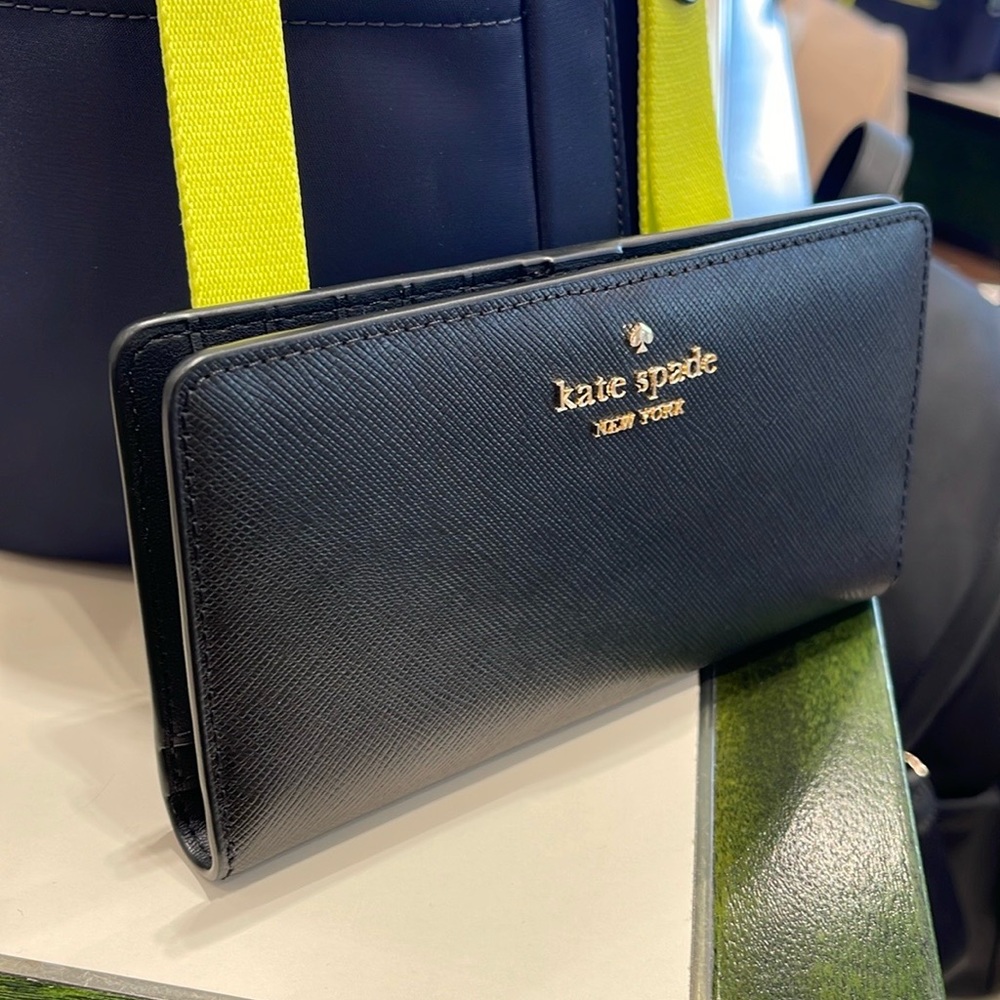 Kate Spade Madison Large Slim Bifold Wallet
Black 
NWT - Picture 15 of 16